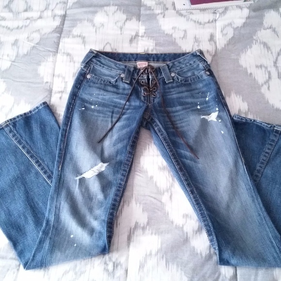 where do they sell true religion