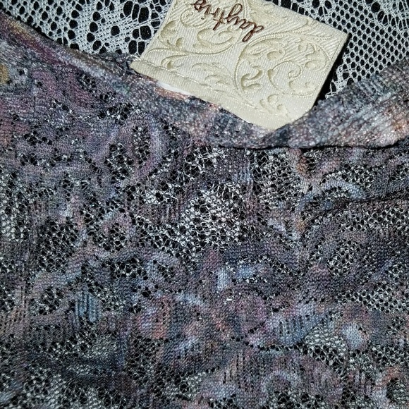 Buckle Day Trip Muted Lace💎Bling Top - Picture 8 of 8