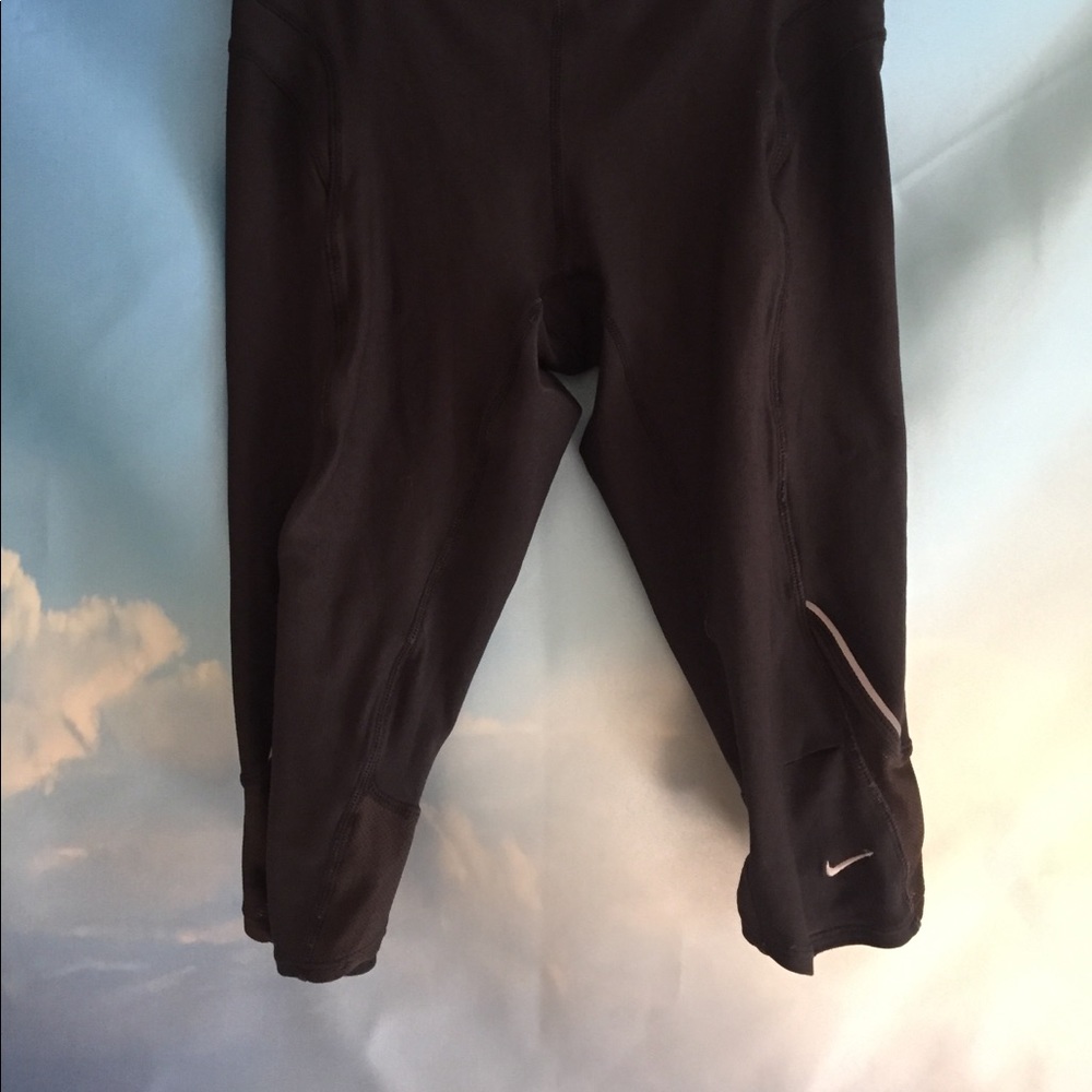 Nike fit dry cropped leggings