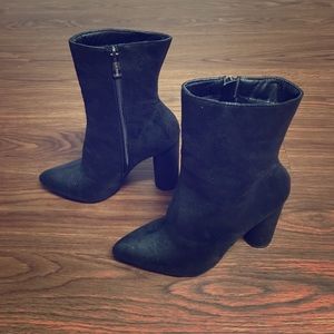 Thick heel bootie