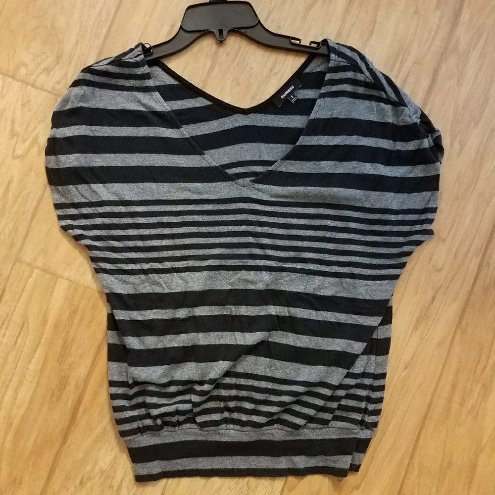 Gray stripped v-neck sweater