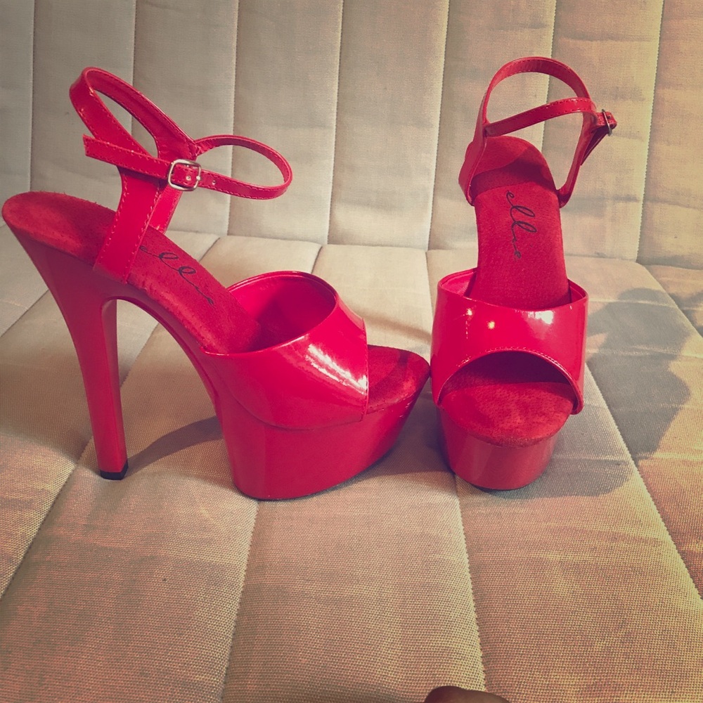Red stripper heels 👠