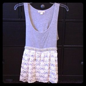 Sleeveless lace tank top