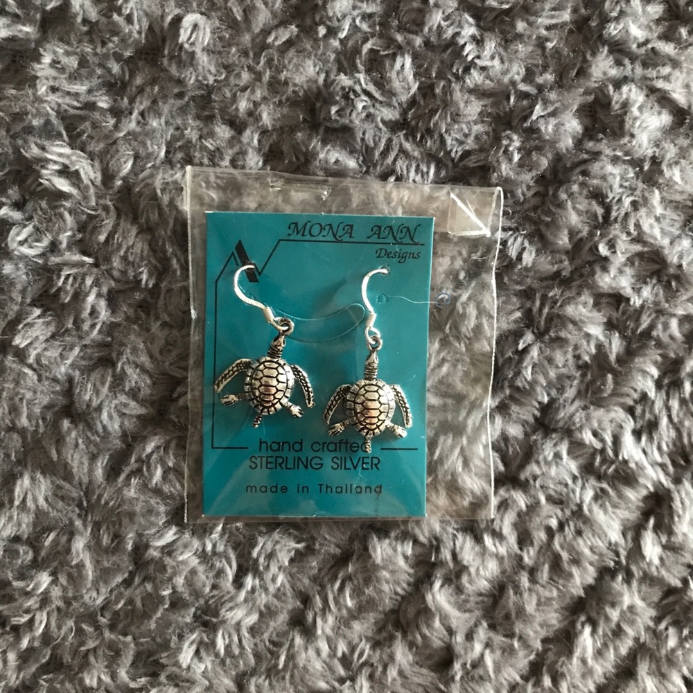 Turtle earrings NWT