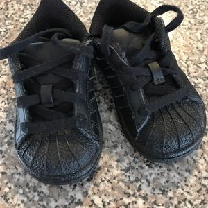 Adidas black Shell Toe size 4 Infant