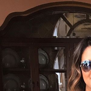 Meet your Posher, Brenda