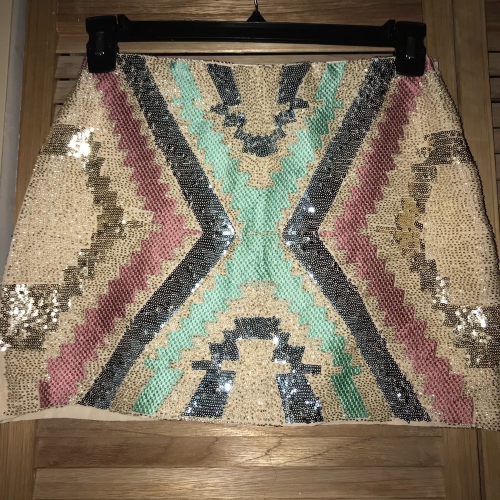 Pattern sequin mini skirt