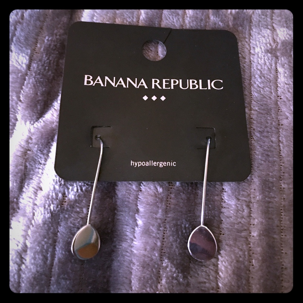 Drop earrings