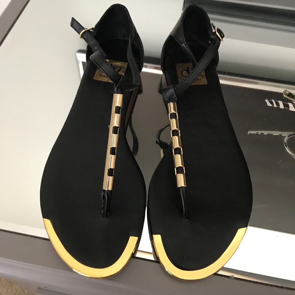 Dolce Vita t-strap flat sandals