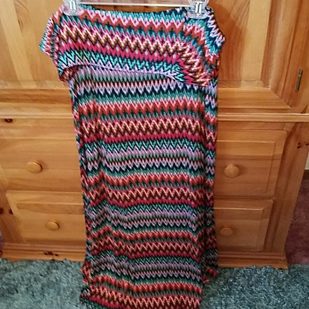 Soft bright colors. **EUC**