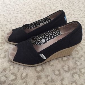 Black Toms wedges!