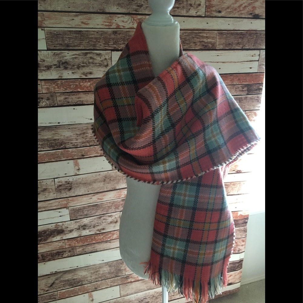 Great Soft scarf NWOT
