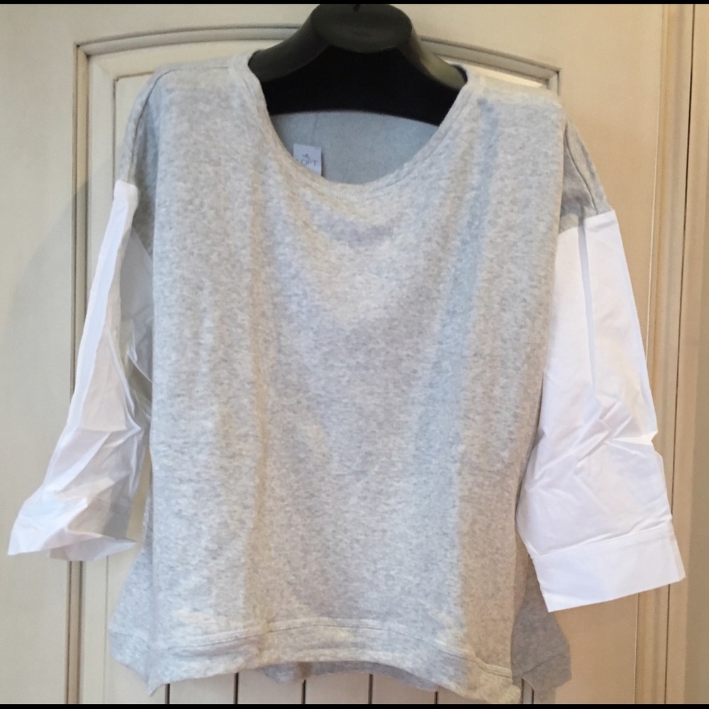Oversized sweatshirt with white cotton sleeves