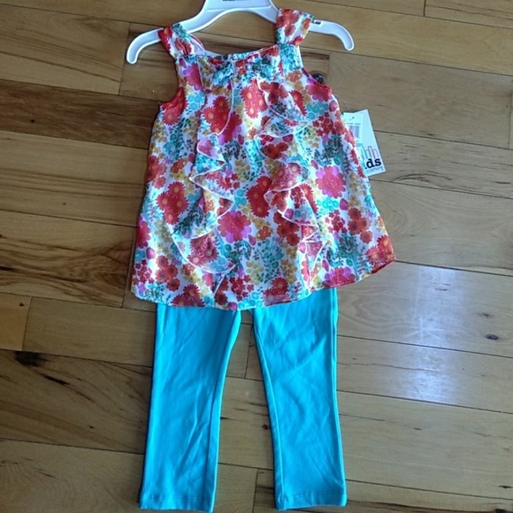 Brand new Outfit! - Picture 2 of 5