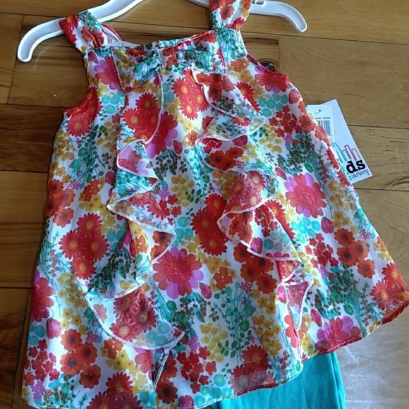 Brand new Outfit! - Picture 3 of 5