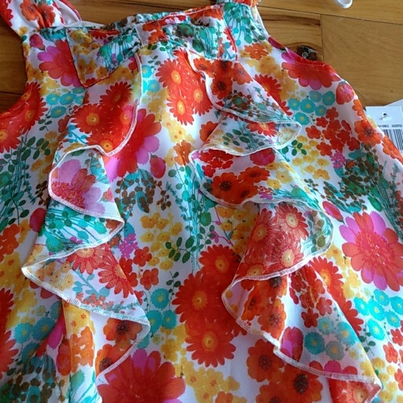 Brand new Outfit! - Picture 4 of 5