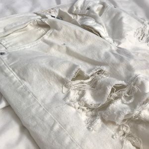 American Eagle white ripped jeans