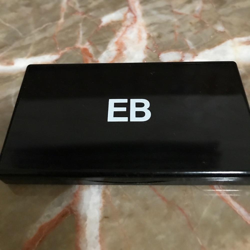 EDWARD BESS Violet Obsession Eyeshadow Palette