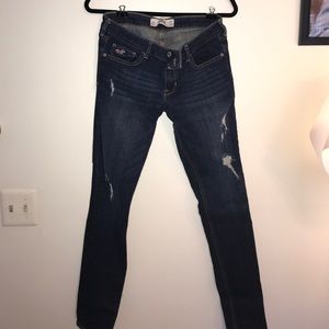 Hollister dark wash/distressed skinny jeans