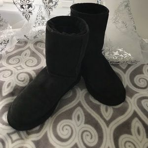 Classic Uggs Short Black Boots
