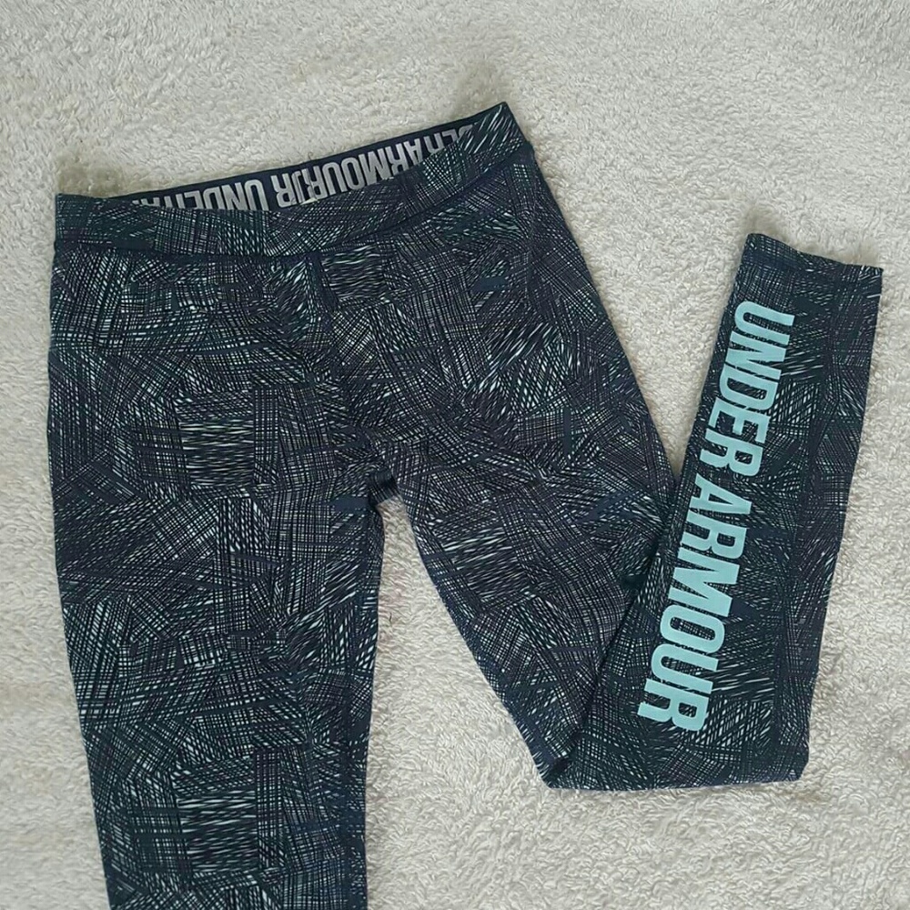 **Sale** Under Armour Logo Leggings size Small