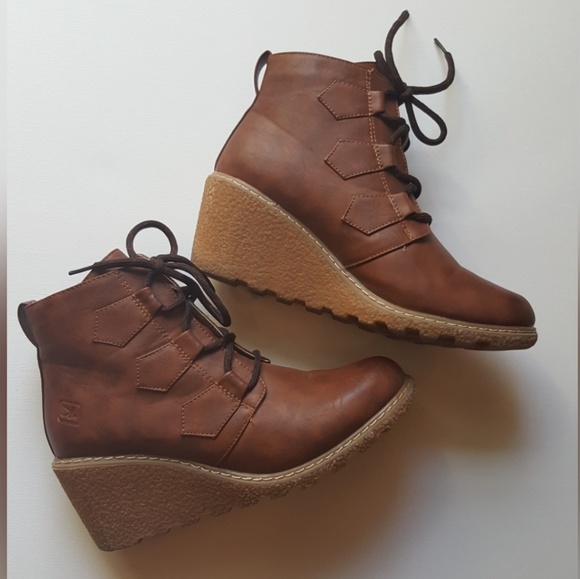 dirty laundry Shoes - [Dirty Laundry] Lace Up Boots