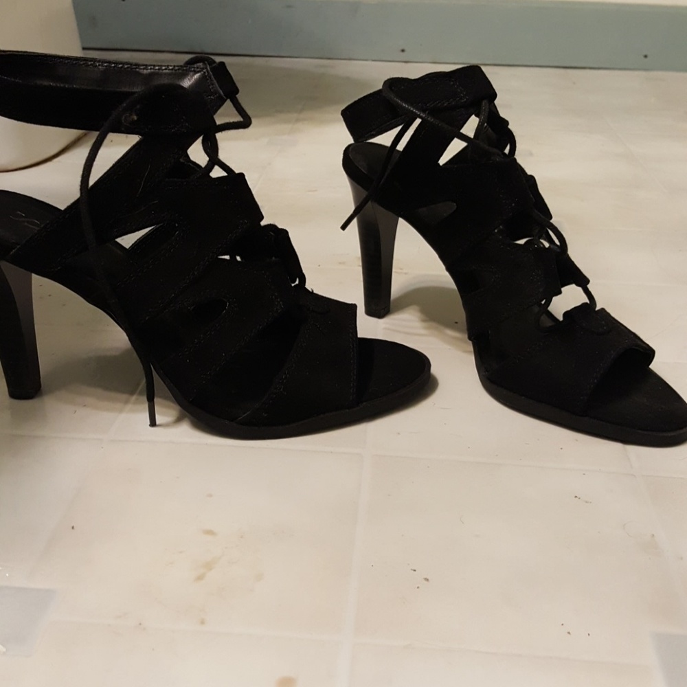 Vera Wang size 6.5 high heels.
