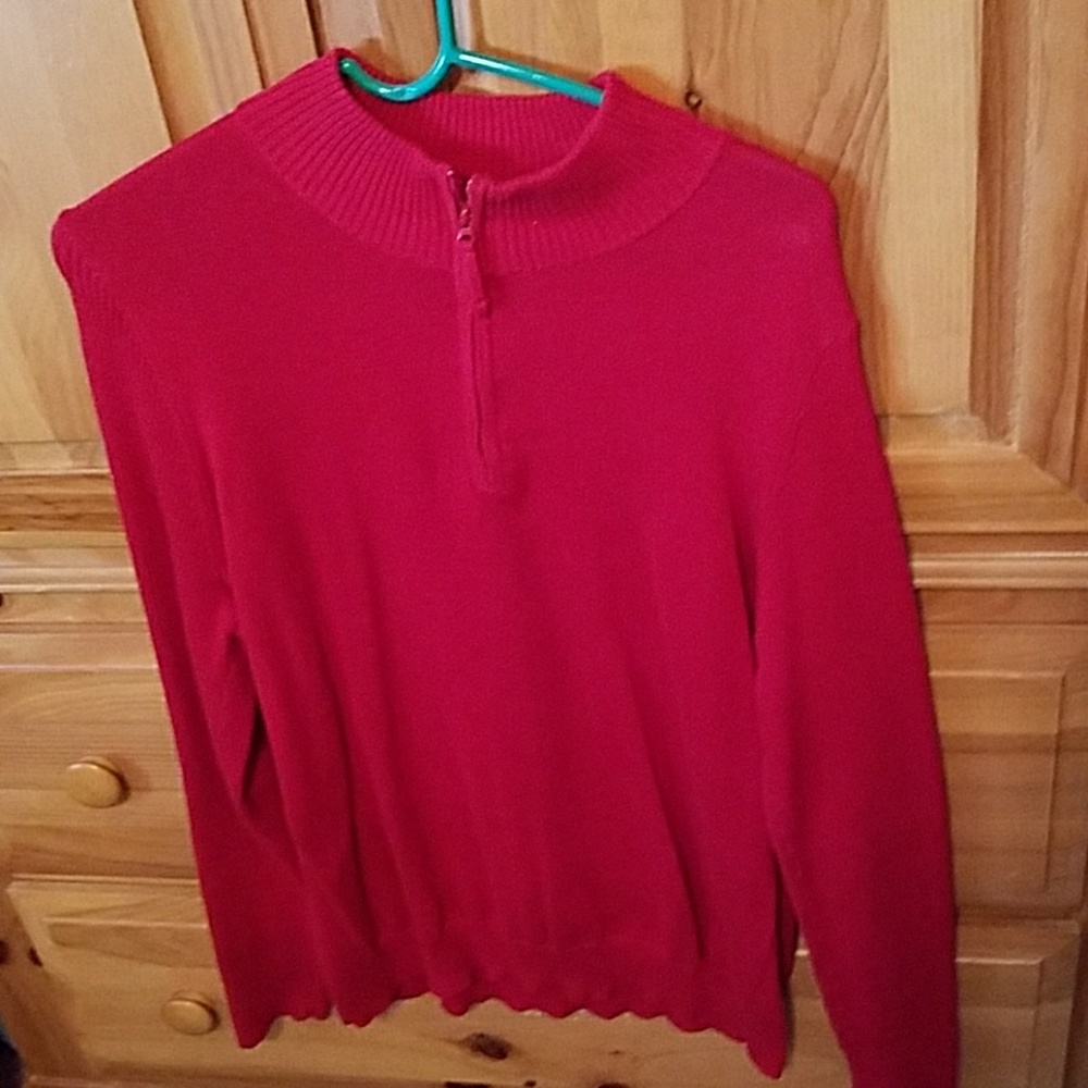 $$  **EUC** Beautiful Christmas red