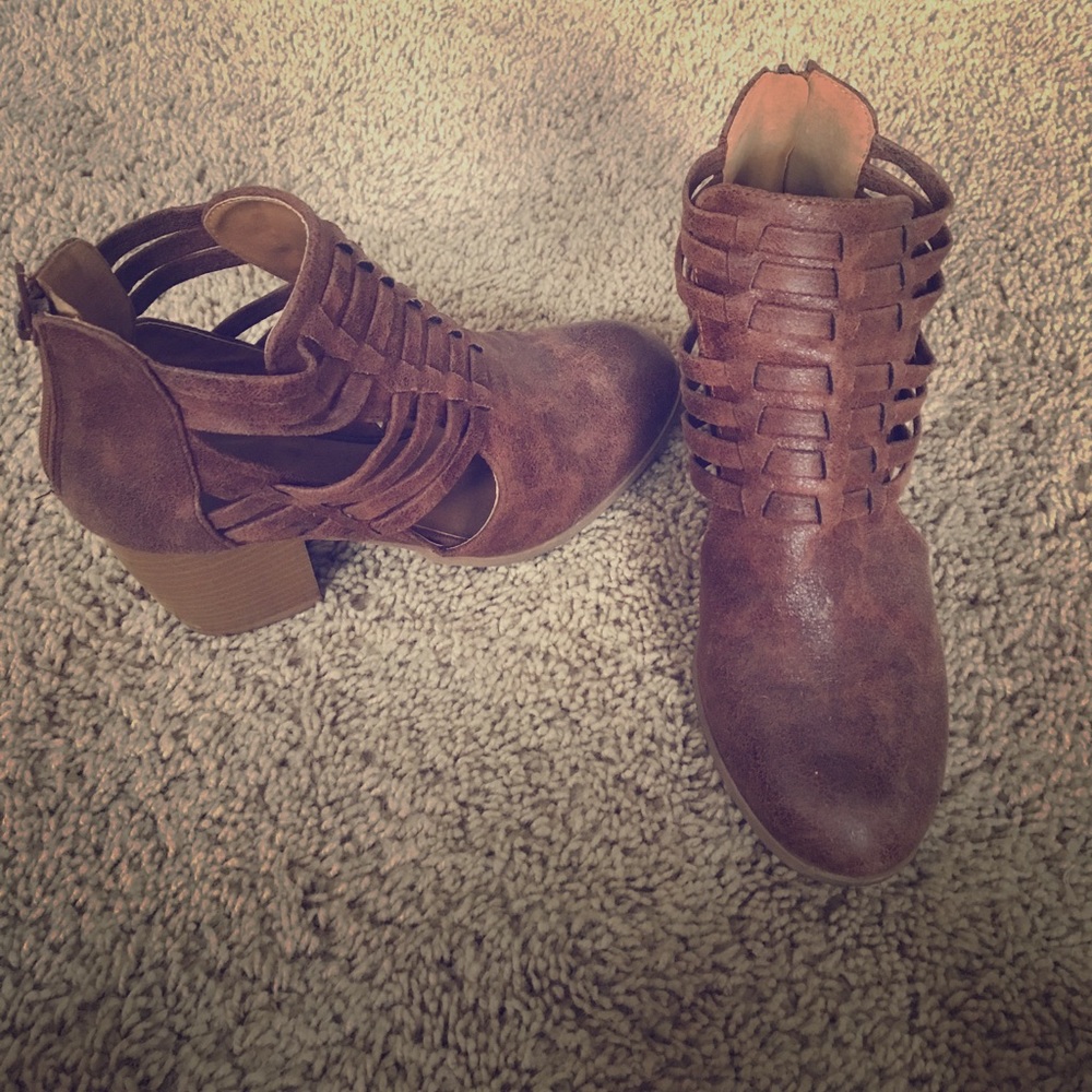 Size 8 brown open booties