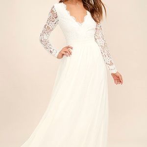 Lulu’s White Lace Long Sleeved Maxi Dress NWT