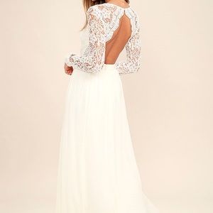 Lulu’s White Lace Long Sleeved Maxi Dress NWT