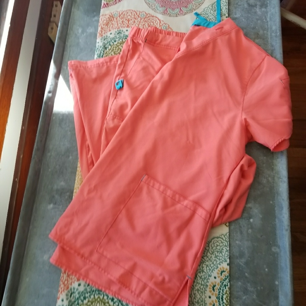 Carhartt scrub set