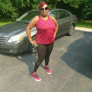 Meet your Posher, Monique