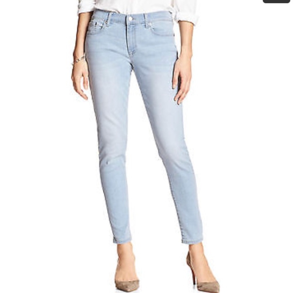 Banana Republic Light Wash Skinny Fit Jeans!
