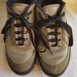 NIKE ACG HIKING SHOES