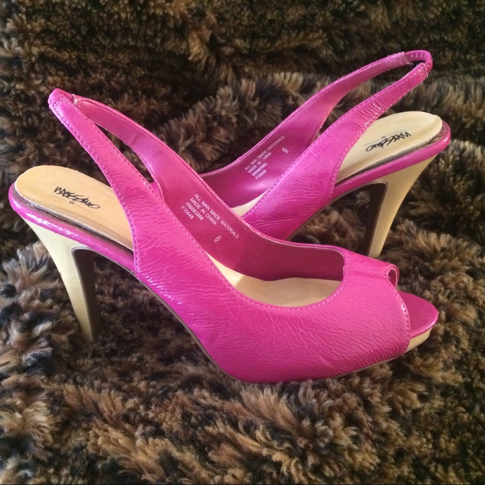 Pink patent leather pumps