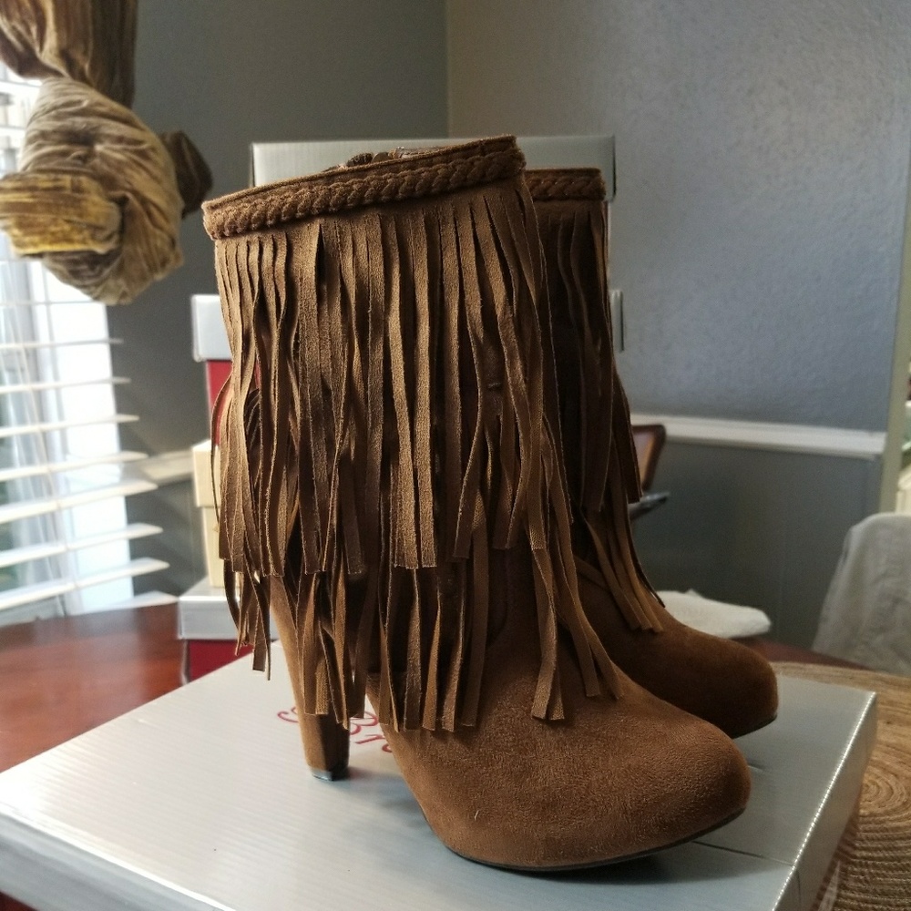 Breckelle's Phoebe fringe booties tan