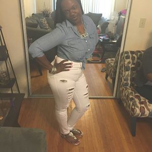 Meet your Posher, Cassandra