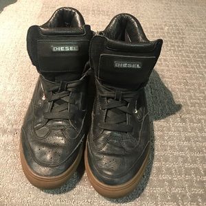Men’s high top diesel shoes