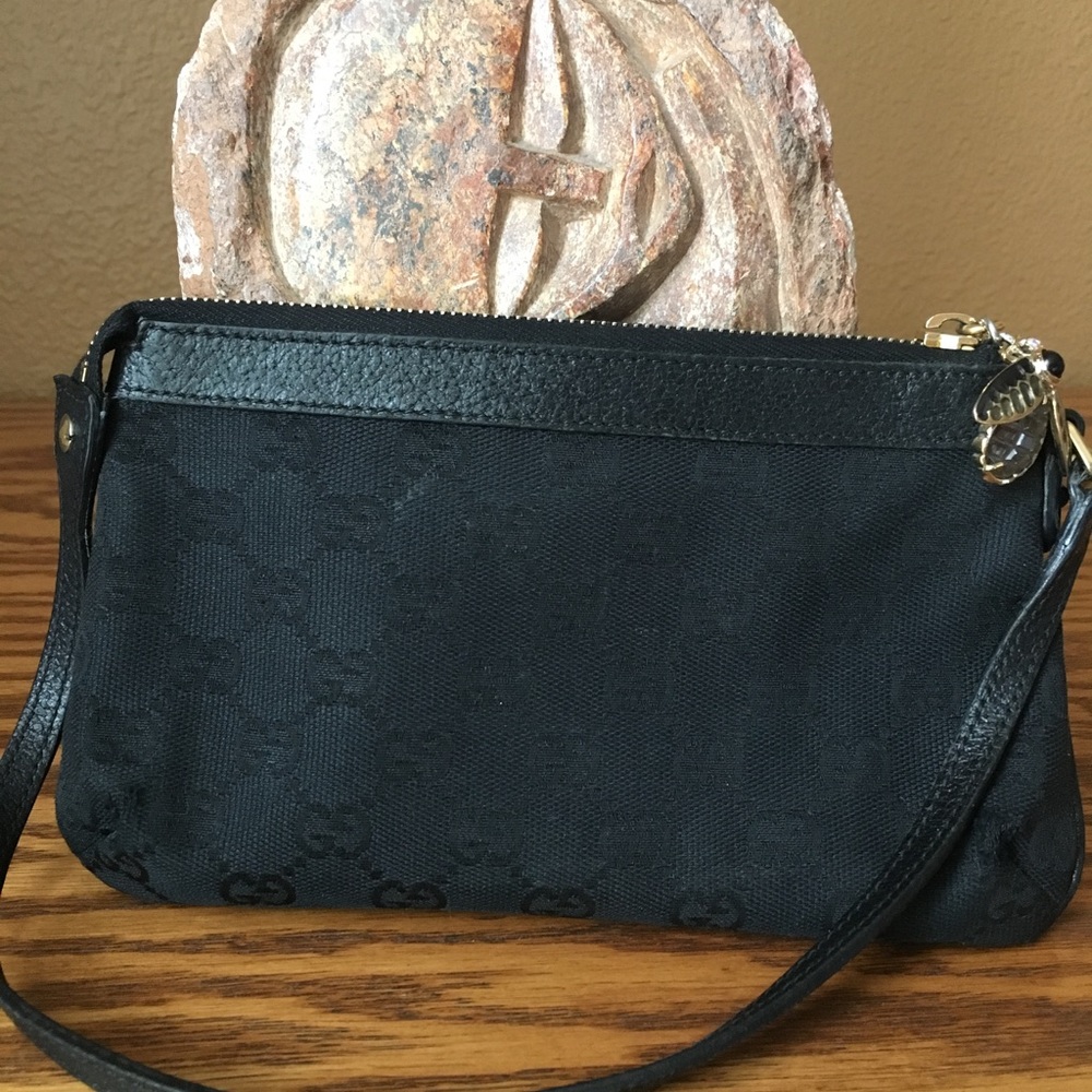 GUCCIBLACK CANVAS & LEATHER MONOGRAM BEE CHARM BAG