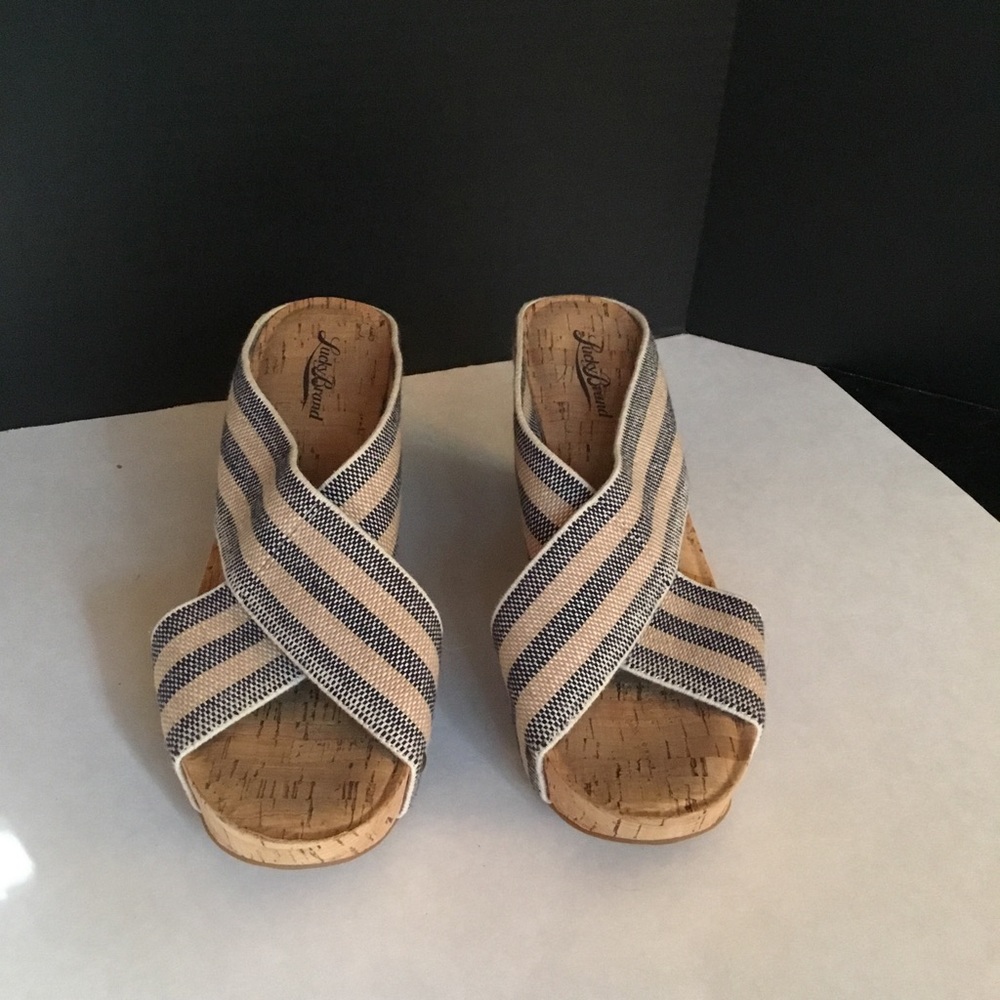 Lucky brand navy & beige criss cross wedges 10