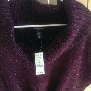 Beautiful cape New /belt White house Black market