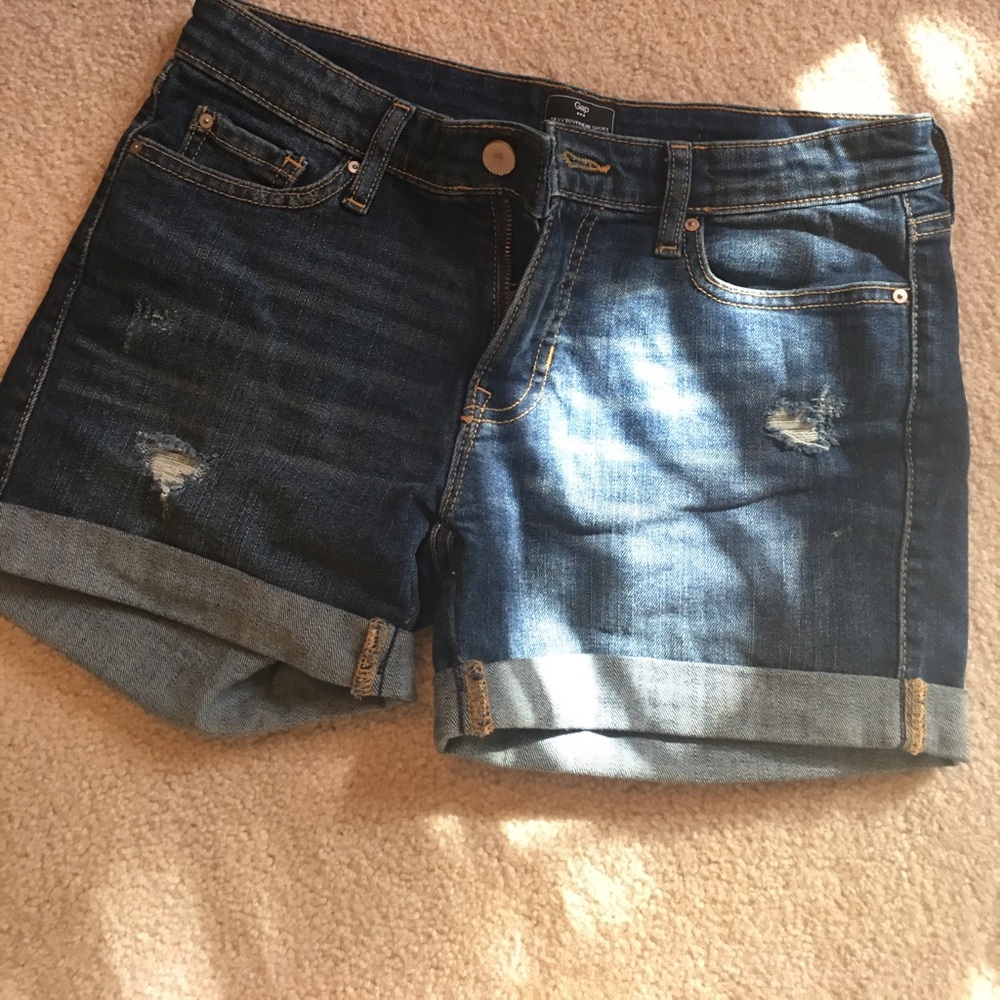 GAP shorts- sexy boyfriend style