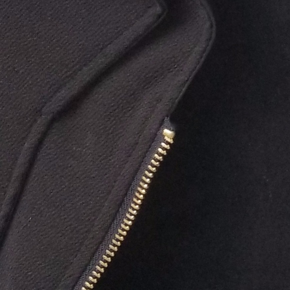 Entry - Picture 6 of 6