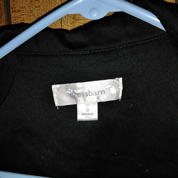 Shaw - Picture 4 of 4