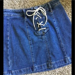 Kendall and Kylie lace up skirt