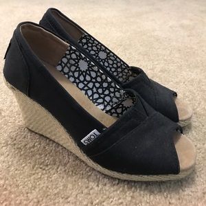 Toms Wedge