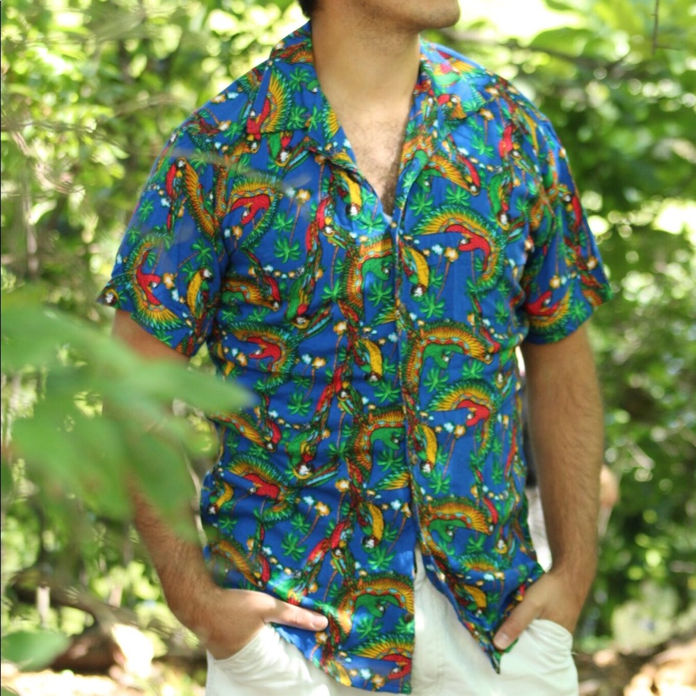 Men’s Hawaiian shirt. NEW!Giving 10%off bundles 2+