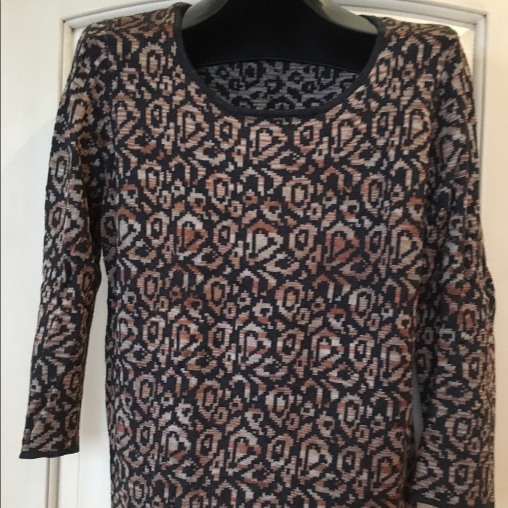 Cute sweater in great pre-loved condition