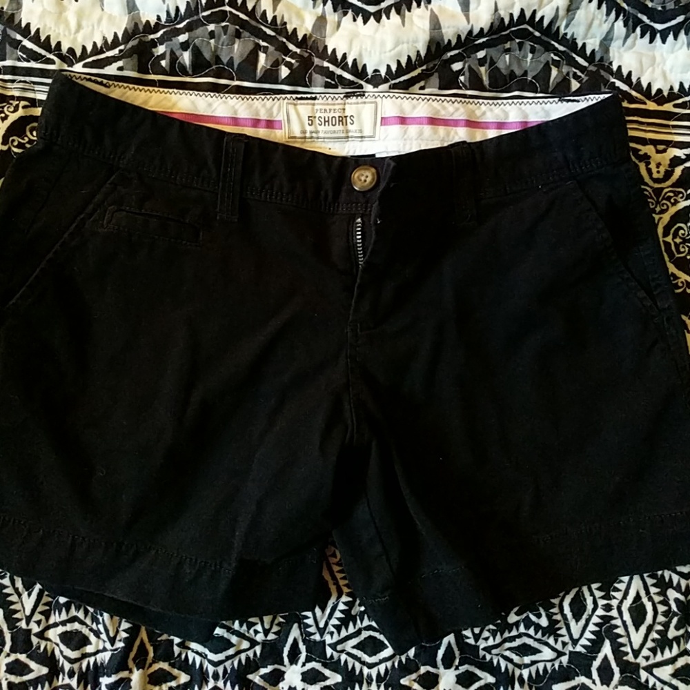 Perfect fit old Navy black shorts!